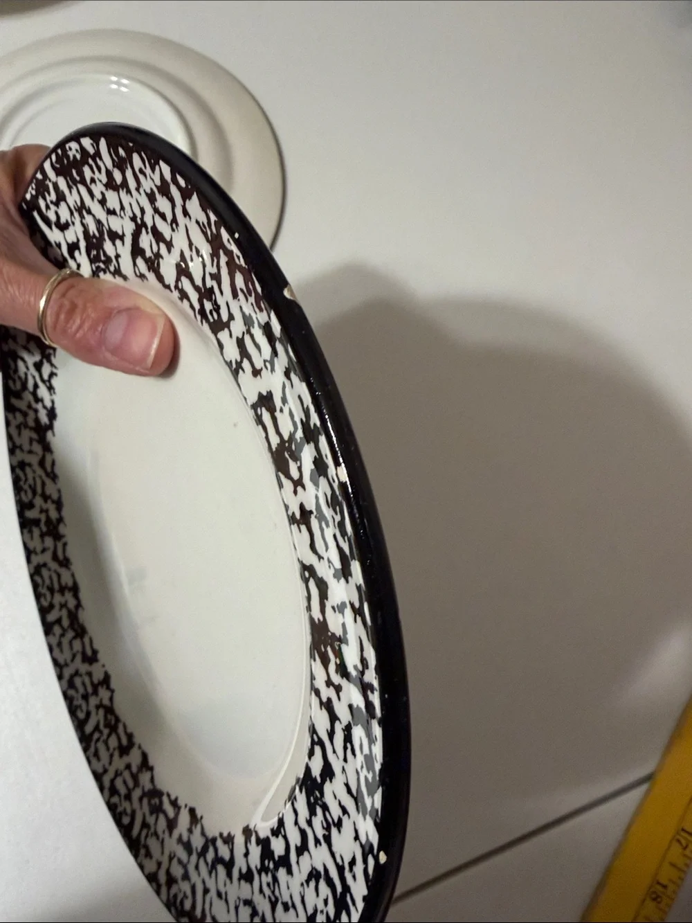Vintage 80’s MADE IN ITALY spongeware Black & White salad dessert plate pair